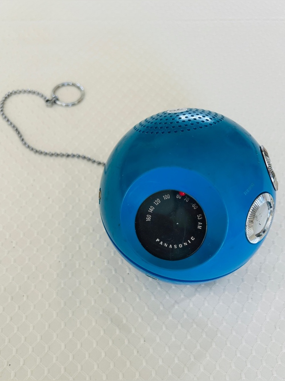Vintage Panasonic Panapet Blue
R-70 Ball Chain AM Radio Japan/